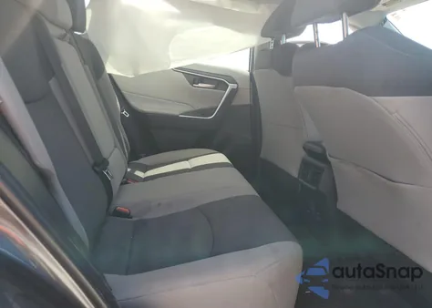 2023 Toyota Rav4 Xle z USA, uszkodzony, nr VIN 2T3W1RFV0PC239716